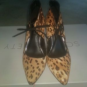 Cheetah print Kennth Cole Reaction pumps